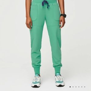 Figs surgical green Nepal jogger scrubs medium tall